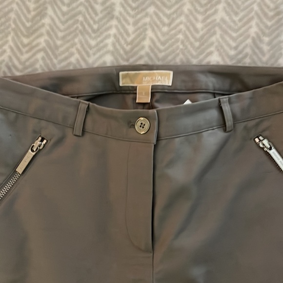 Michael by Michael Kors size 8 grey business casual pants with zipper pockets - Picture 2 of 8